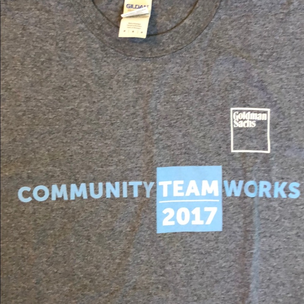 GOLDMAN SACHS Rare 2017 Volunteering Shirt